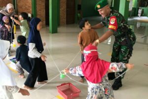 Komsos Kreatif, Babinsa Sambangi Play Grup TK Citra Alam Ciganjur