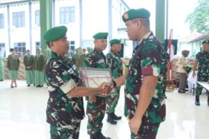 Dandim 0510/Tigaraksa Berikan Penghargaan 7 Babinsa Berprestasi