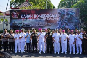 Danrem 081/DS Ikuti Ziarah Rombongan HUT ke-79 TNI di Makam Bung Karno