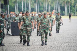 Pangdam Jaya Dampingi Kasad Mengecek Kesiapan Prajurit dan Alutsista Peringatan HUT ke-79 TNI