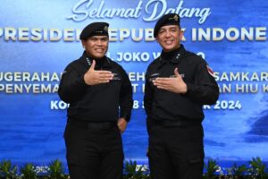Pangdam V/Brawijaya Menerima Brevet Kehormatan Hiu Kencana