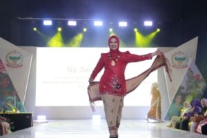 Persit PD IV/Diponegoro Kenalkan Batik Dewa Loano dalam Program #PersitBisa
