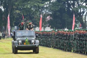 Parade pasukan TNI AD dalam peringatan Hari Juang TNI AD ke-79 di Lapangan Soedirman, Ambarawa.