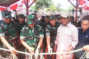 Panglima TNI Launching Padi Sinar Mentari dan Resmikan Jembatan Gantung Merah Putih