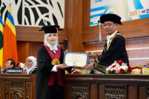 Prof. Dr. Mia Amiati Dikukuhkan Jadi Guru Besar Kehormatan, JAM-Pidum Berikan Sambutan
