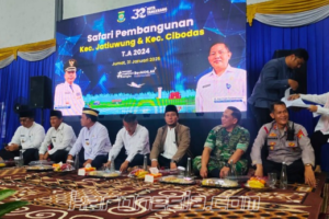 Danramil 06 Cibodas Hadiri Safari Pembangunan HUT ke-32 Kota Tangerang Mayor Kav Andi Budiman S.Sos (Danramil 06 Cibodas) bersama pejabat daerah saat menghadiri Safari Pembangunan HUT Kota Tangerang di GOR Jatiuwung.