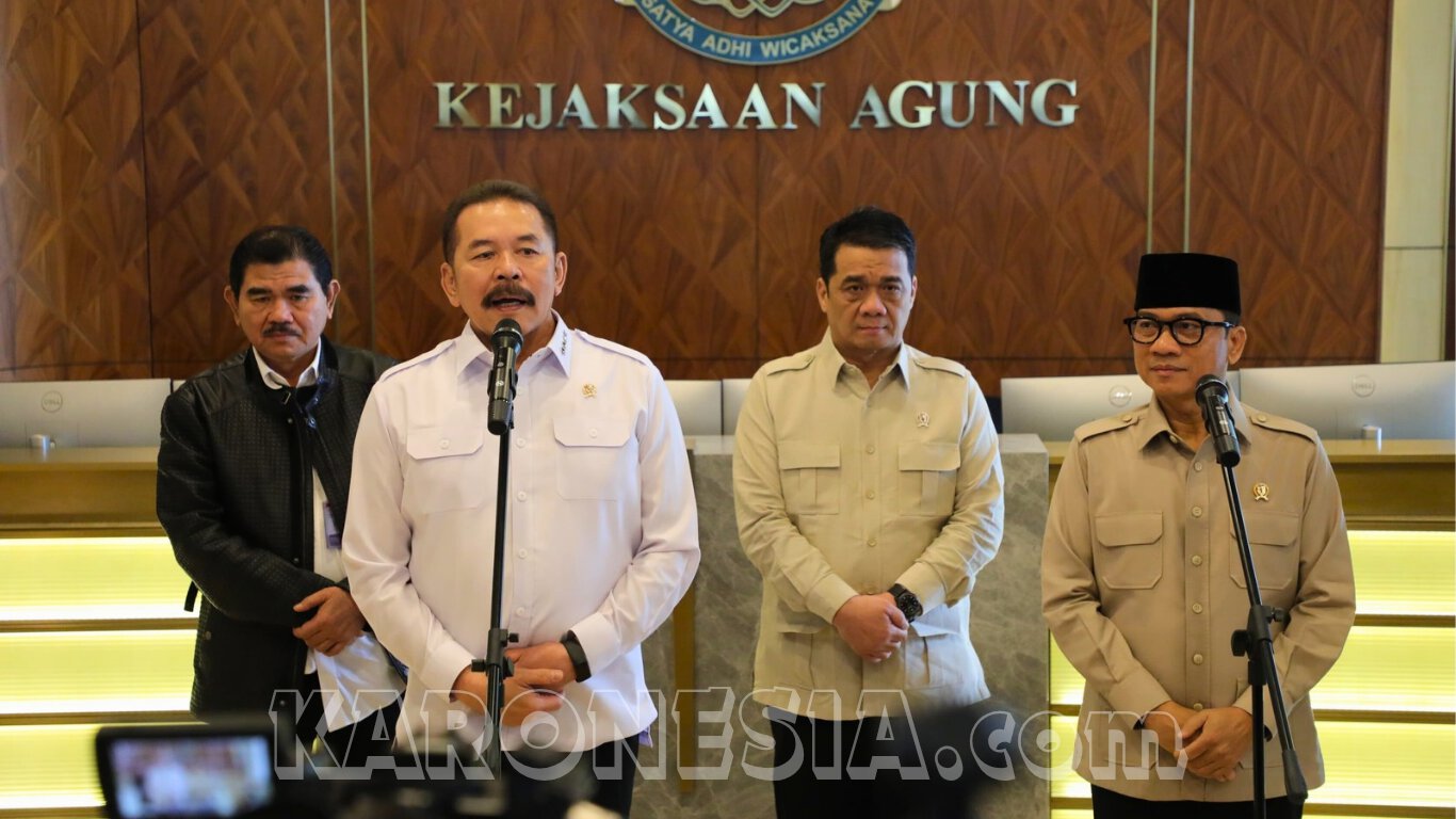 Jaksa Agung Terima Kunjungan Mendes PDT Bahas Pengawasan Dana Desa