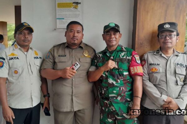 Babinsa Sertu Ahyani Dampingi Penanaman 2.000 Mangrove di Hari Bumi