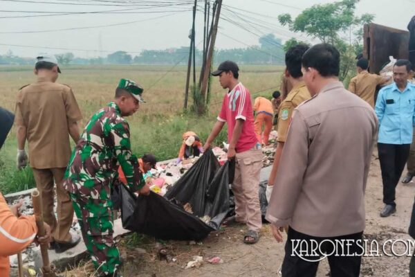 Forkopimcam Kedungwaringin Aksi Bersih Irigasi Pantura, Warga Antusias