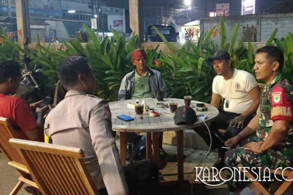Babinsa dan Warga Rawalumbu Aktifkan Siskamling untuk Cegah Gangguan Kamtibmas