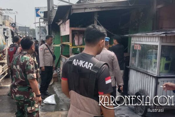 Babinsa Bojongnangka Sertu Untung Tanggap Bantu Korban Kebakaran Warung