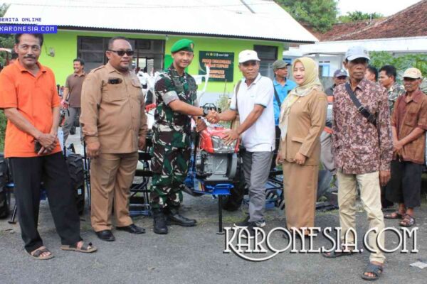 TNI dan Pemkab Trenggalek Salurkan Alsintan ke Petani