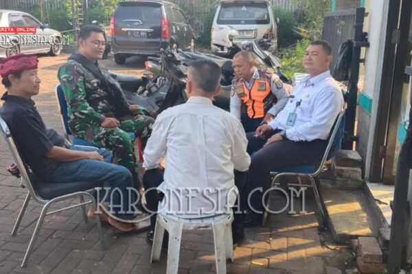 Babinsa Ciputat Aktif Jalin Komsos dengan Tokoh Masyarakat