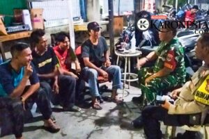 TNI-Polri dan Aparat Kelurahan Gelar Patroli Malam di Margamulya