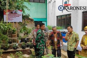 Inovasi Pupuk Organik Babinsa Kalibaru Dukung AGSB 2025 Bekasi