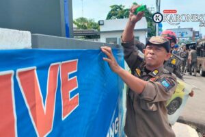 Reklame Ilegal Ditertibkan Satpol PP Tangsel, Pelanggar Terancam Denda Rp50 Juta