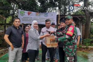 Kolaborasi Koramil 09/Serut dan Dinas Pertanian Dukung KWT G’Urban Farming dan Bartoni Jaya Lewat Bantuan Bibit Ayam