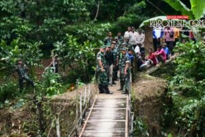 Danrem 081/DSJ Tinjau Pembangunan Jembatan Gantung di Tiga Kabupaten Jatim