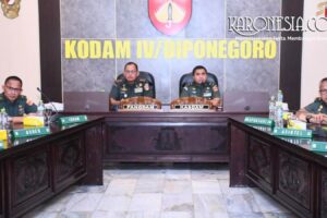Pangdam IV/Diponegoro Mayjen TNI Achiruddin memimpin rapat taklimat awal Progjagar TNI AD TA 2026 di Makodam IV/Diponegoro.