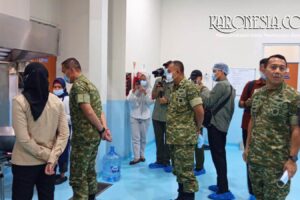 Pangdam Jaya didampingi Danrem 052/Wkr dan Dandim 0506 meninjau dapur gizi SPPG Tangerang Selatan