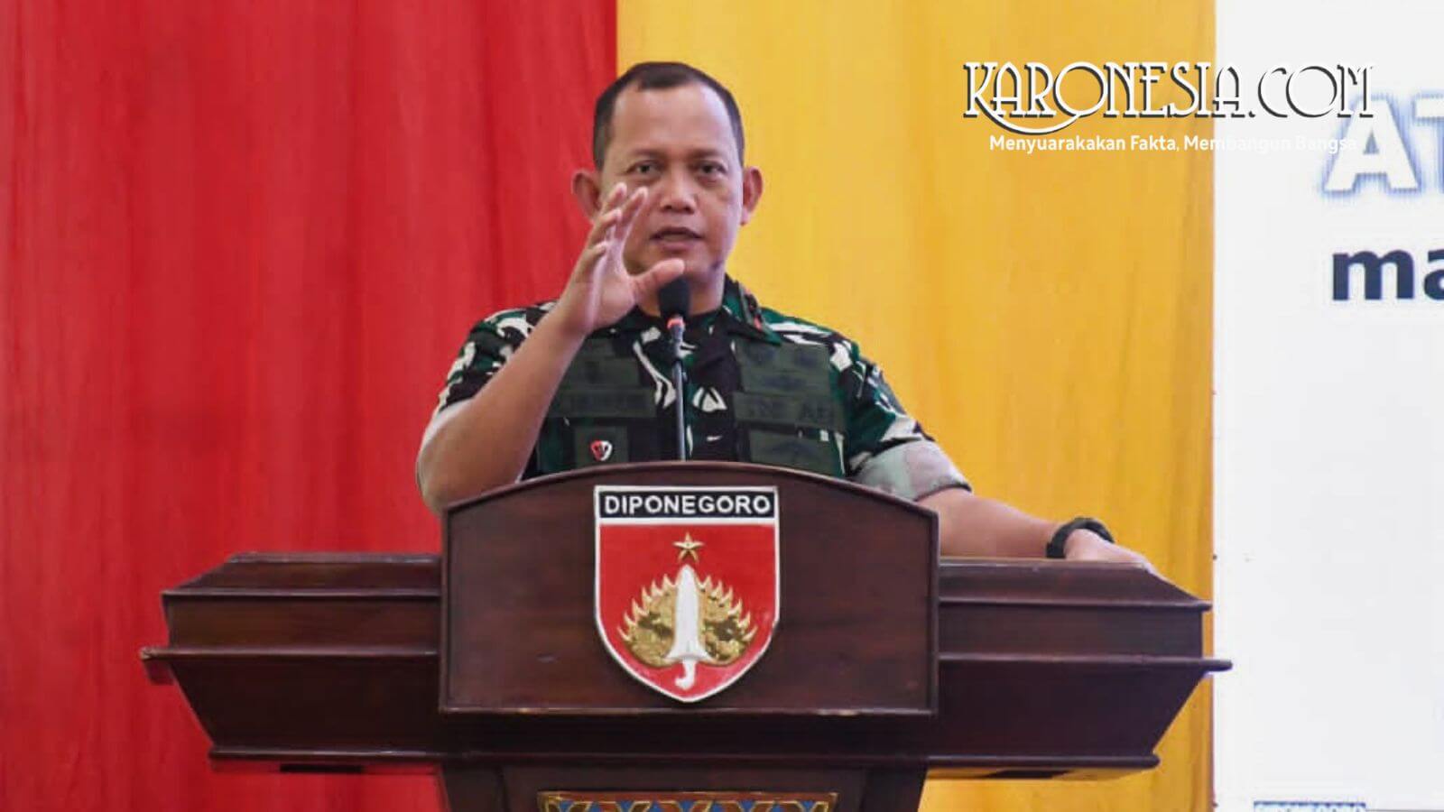 Pangdam IV/Diponegoro Mayjen TNI Achiruddin memberikan arahan di podium Yonkav 2/TC.