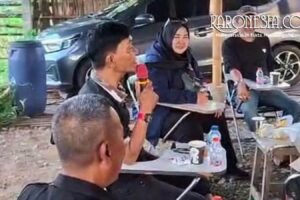 Ketua FKPPI Cab 2708 Tangsel, Agus Asnawi memberikan arahan saat rapat persiapan retreat.