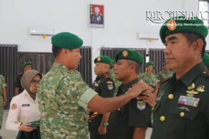 Letkol Arh Sabdo Aji Wibowo memimpin upacara sertijab di Kodim 0509 Bekasi.