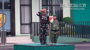 Mayor Inf Suranto memimpin upacara rutin bulanan di halaman Makodim 0507/Bekasi