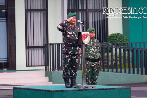 Mayor Inf Suranto memimpin upacara rutin bulanan di halaman Makodim 0507/Bekasi