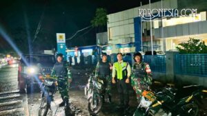 Personel Koramil 10/Sepatan melakukan patroli malam dengan rantis Maung di wilayah Kabupaten Tangerang