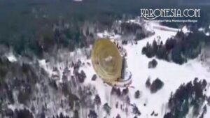 Penampakan antena radar stasiun radio militer di tengah hutan bersalju yang dikaitkan dengan UVB-76 Rusia.