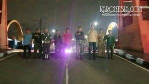 Sinergi personel TNI Kodim 0506/Tgr dan Komduk saat patroli malam di wilayah Tangerang.