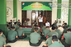 Dandim 0506/Tangerang bersama prajurit mengikuti peringatan Isra Mi’raj di Masjid Al-Hadi.
