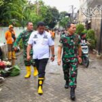 Dandim 0506/Tgr Kolonel Inf Ari Sutrisno meninjau lokasi banjir Mutiara Pluit Tangerang.