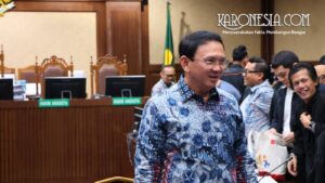 Basuki Tjahaja Purnama memberikan kesaksian di persidangan korupsi Pertamina.