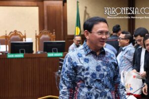 Basuki Tjahaja Purnama memberikan kesaksian di persidangan korupsi Pertamina.