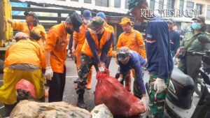 Satgas sampah Kodim 0506/Tangerang bergerak bersama elemen masyarakat
