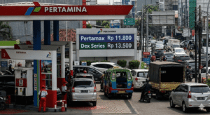 Papan harga BBM non-subsidi di SPBU Pertamina Jakarta.