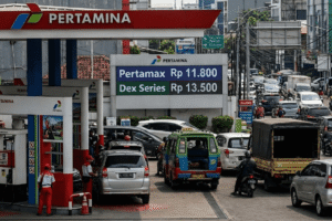 Papan harga BBM non-subsidi di SPBU Pertamina Jakarta.