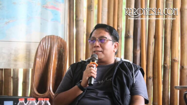 Camat Serpong Syaiffudin menyampaikan pandangan kebijakan dalam diskusi publik di Pamulang.