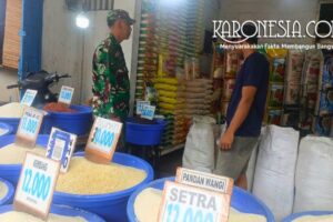 Babinsa memantau harga sembako di Pasar Pamulang jelang Ramadhan