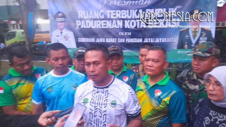 Kolonel Arm Krisrantau Hermawan memberikan keterangan pers pada peresmian ruang publik Padurenan Kota Bekasi