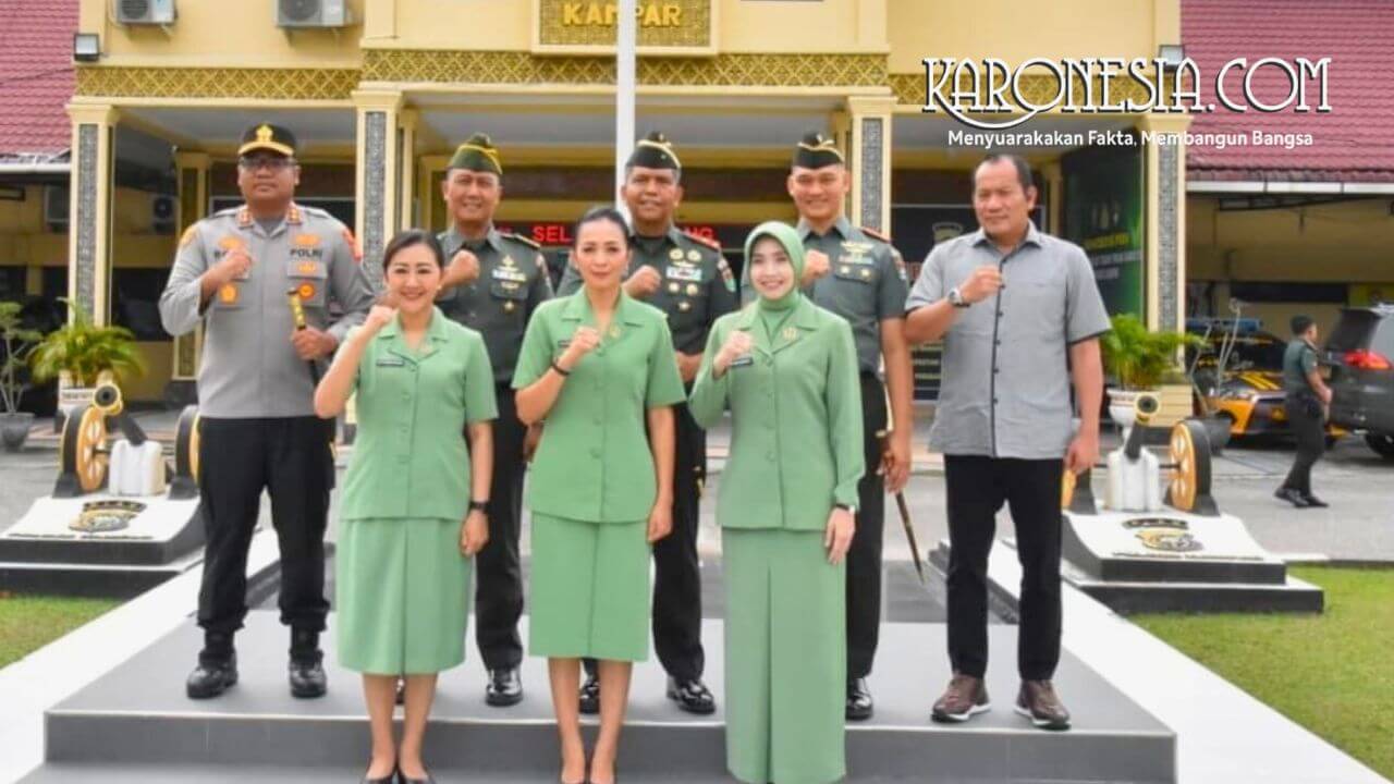 Danrem 031/Wira Bima dan Kapolres Kampar foto bersama di Mapolres Kampar