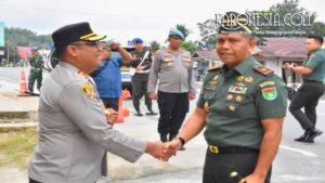 Komandan Korem 031/Wira Bima Dr. Agustatius Sitepu disambut Kapolres Kampar saat kunjungan kerja