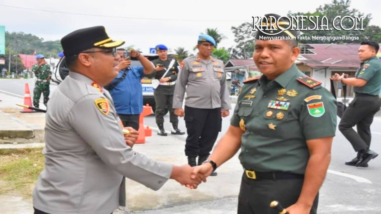 Komandan Korem 031/Wira Bima Dr. Agustatius Sitepu disambut Kapolres Kampar saat kunjungan kerja