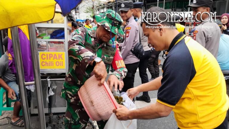 TNI Polri warga bersihkan Pasar Pedok Gerakan Indonesia ASRI