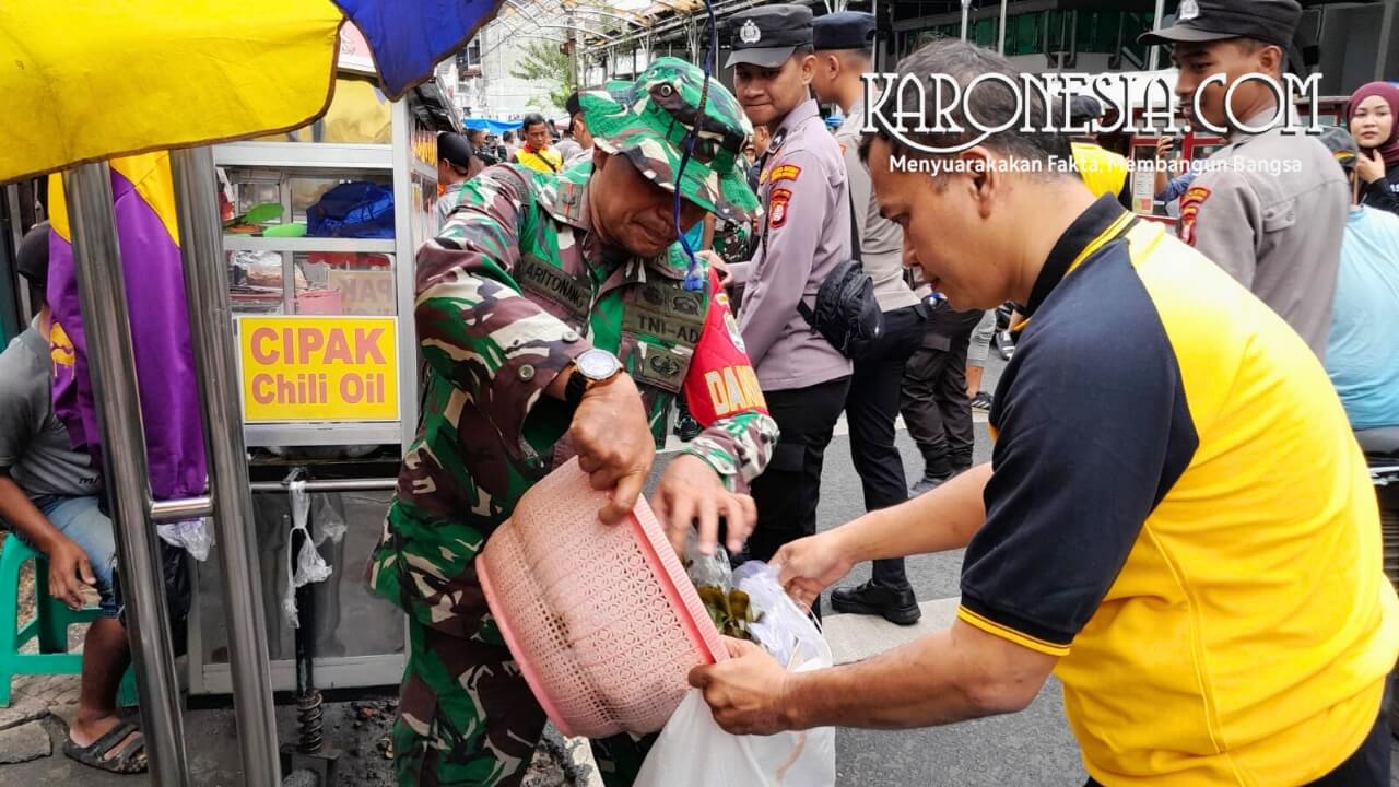 TNI Polri warga bersihkan Pasar Pedok Gerakan Indonesia ASRI
