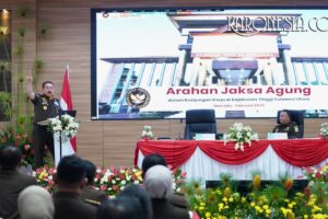 Jaksa Agung ST Burhanuddin memberi arahan saat kunjungan kerja di Kejaksaan Tinggi Sulawesi Utara 24 Februari 2026