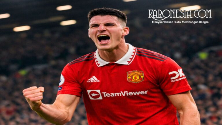 Benjamin Sesko merayakan gol kemenangan Manchester United atas Fulham di Old Trafford.