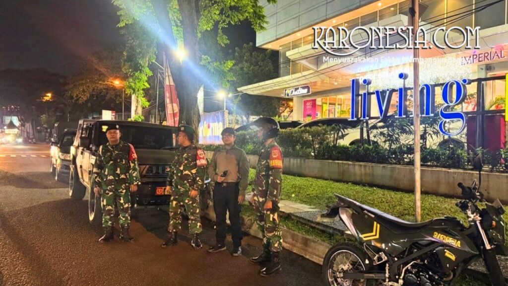 personel Koramil 07 Pondok Aren patroli malam di Bintaro Tangerang Selatan